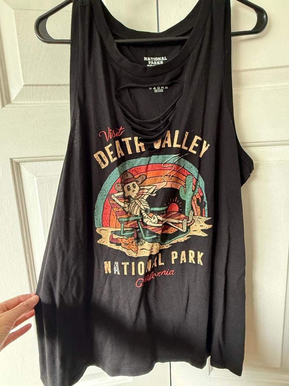 Torrid Death Valley National Park Skeleton Tank Cutout Top Size 2